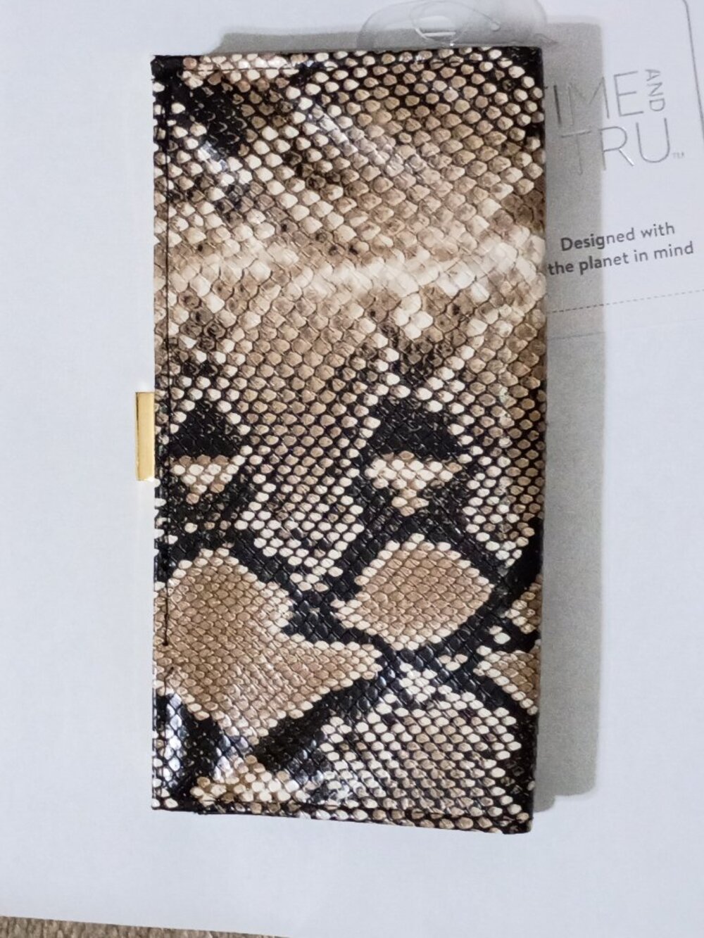 Nwt Womens fake Snake skin wallet